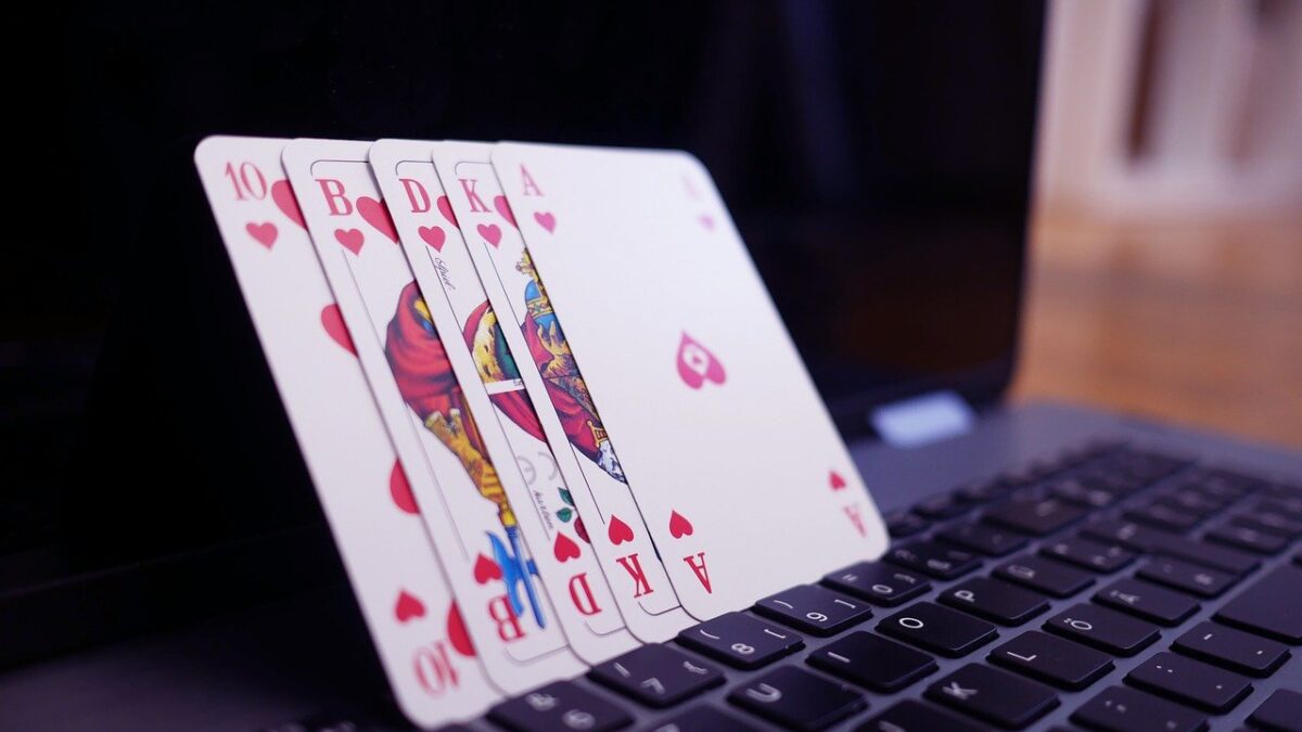 Using a Poker Bonus to Improve Your Odds at Winning